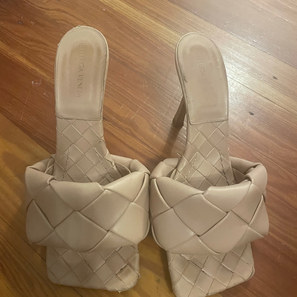 Bottega Veneta size 40 mules